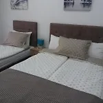 アパート Karic Aerodrom Tuzla