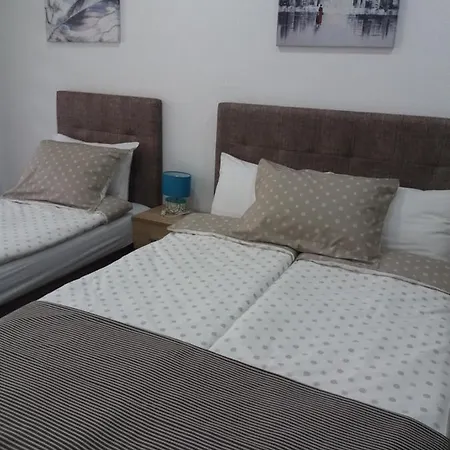 شقة Karic Aerodrom Tuzla