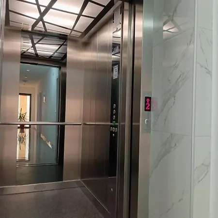 Karic Aerodrom Tuzla 公寓