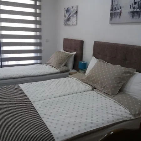 Karic Aerodrom Tuzla 公寓 *